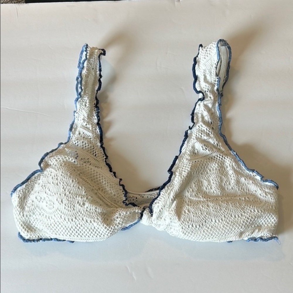 Becca white lace bikini swim top size large NWOT